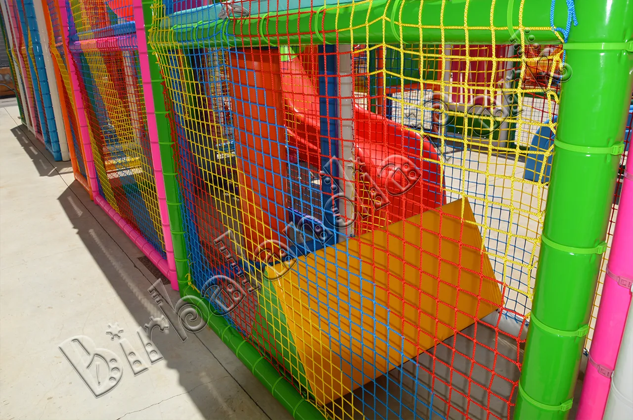 5ef9f60c1b7a313e0c51e280_playground_pippo08