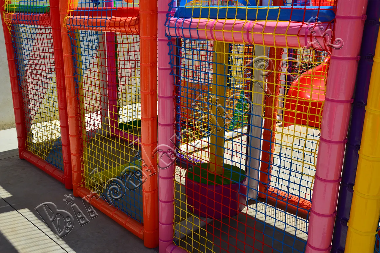 5ef9f6117f77d6b8bceea5e9_playground_pippo04