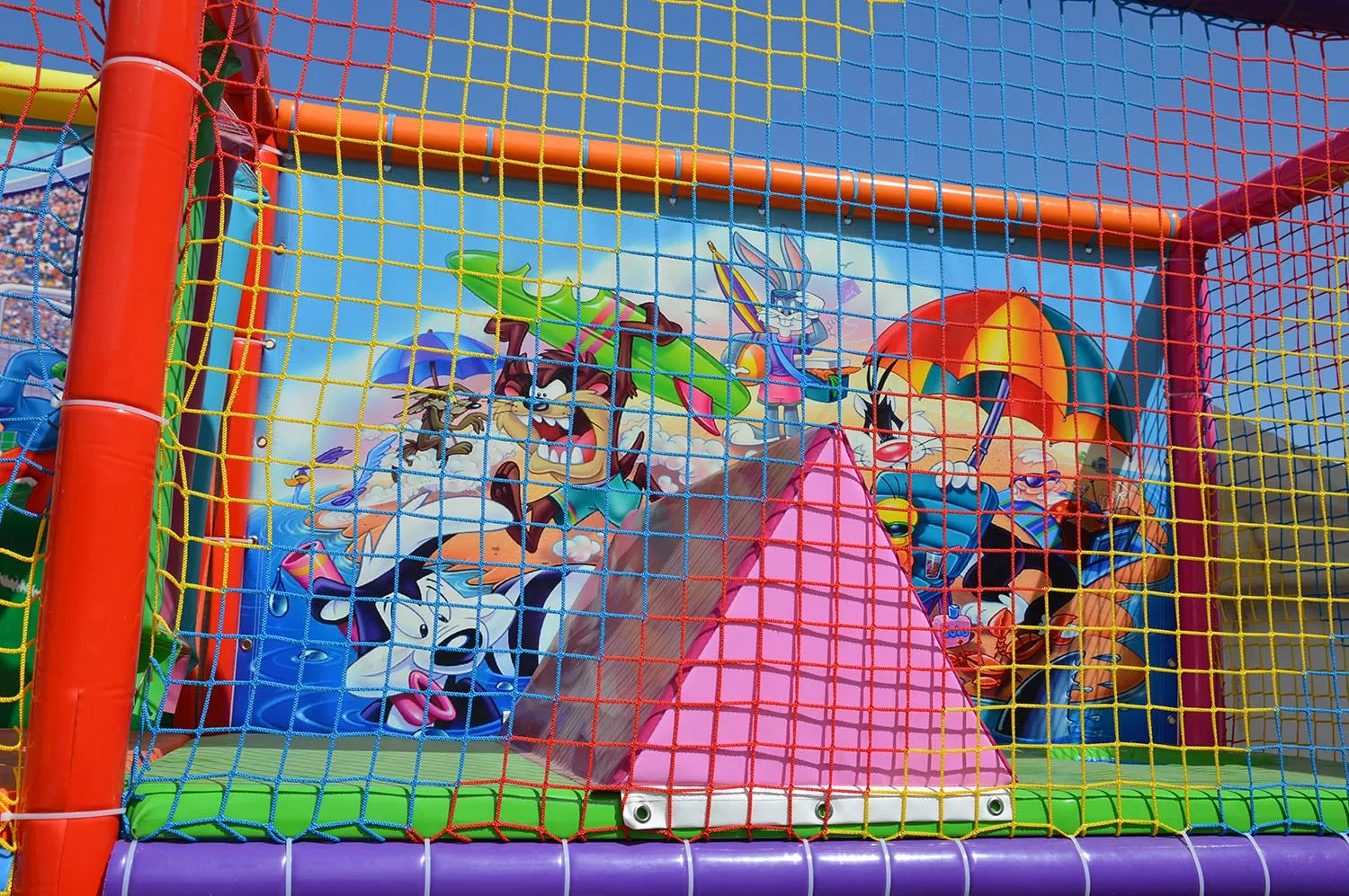 62a32972fc691b37c13a5c3a_Playground (12)