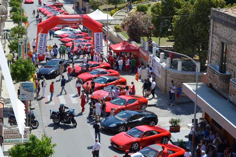 Gonfiabile Arco Pubblicitario SCUDERIA FERRARI CLUB 14