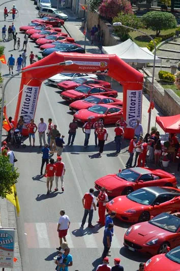 Gonfiabile Arco Pubblicitario SCUDERIA FERRARI CLUB 16