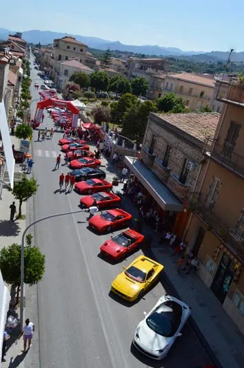 Gonfiabile Arco Pubblicitario SCUDERIA FERRARI CLUB 17