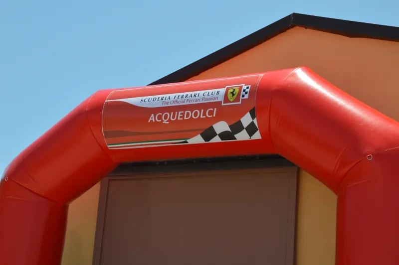 Gonfiabile Arco Pubblicitario SCUDERIA FERRARI CLUB 5