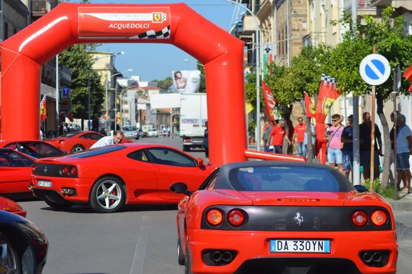 Gonfiabile Arco Pubblicitario SCUDERIA FERRARI CLUB 9