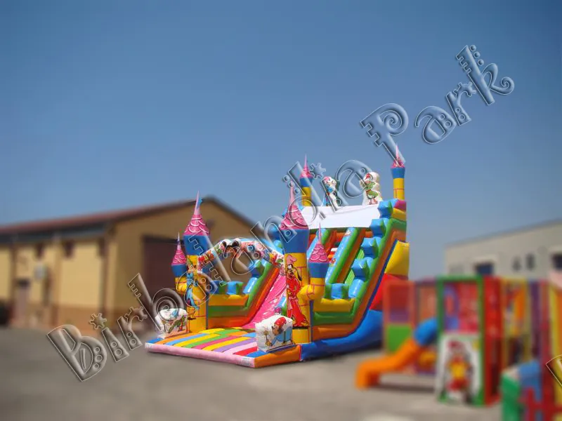 Gonfiabile Maxi Scivolo Castello con doppia scivolata 6