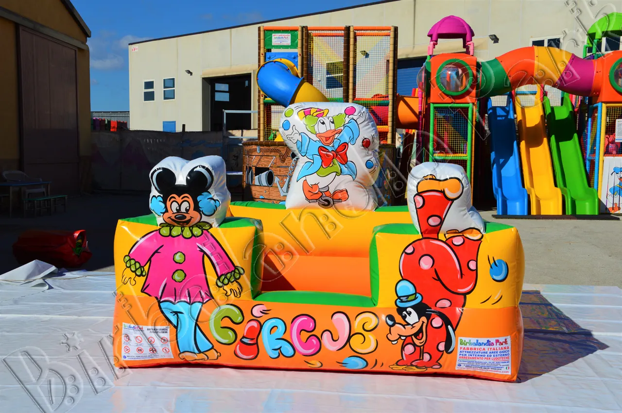 Castello Gonfiabile Gonfiabile Per Bambini Con Scivolo Vasca Con Palline Canestro Da Basket E Buche Da Lancio Motivo Paradiso Dei Giochi Invernale Con Ventilatore Da 735 W 88303831