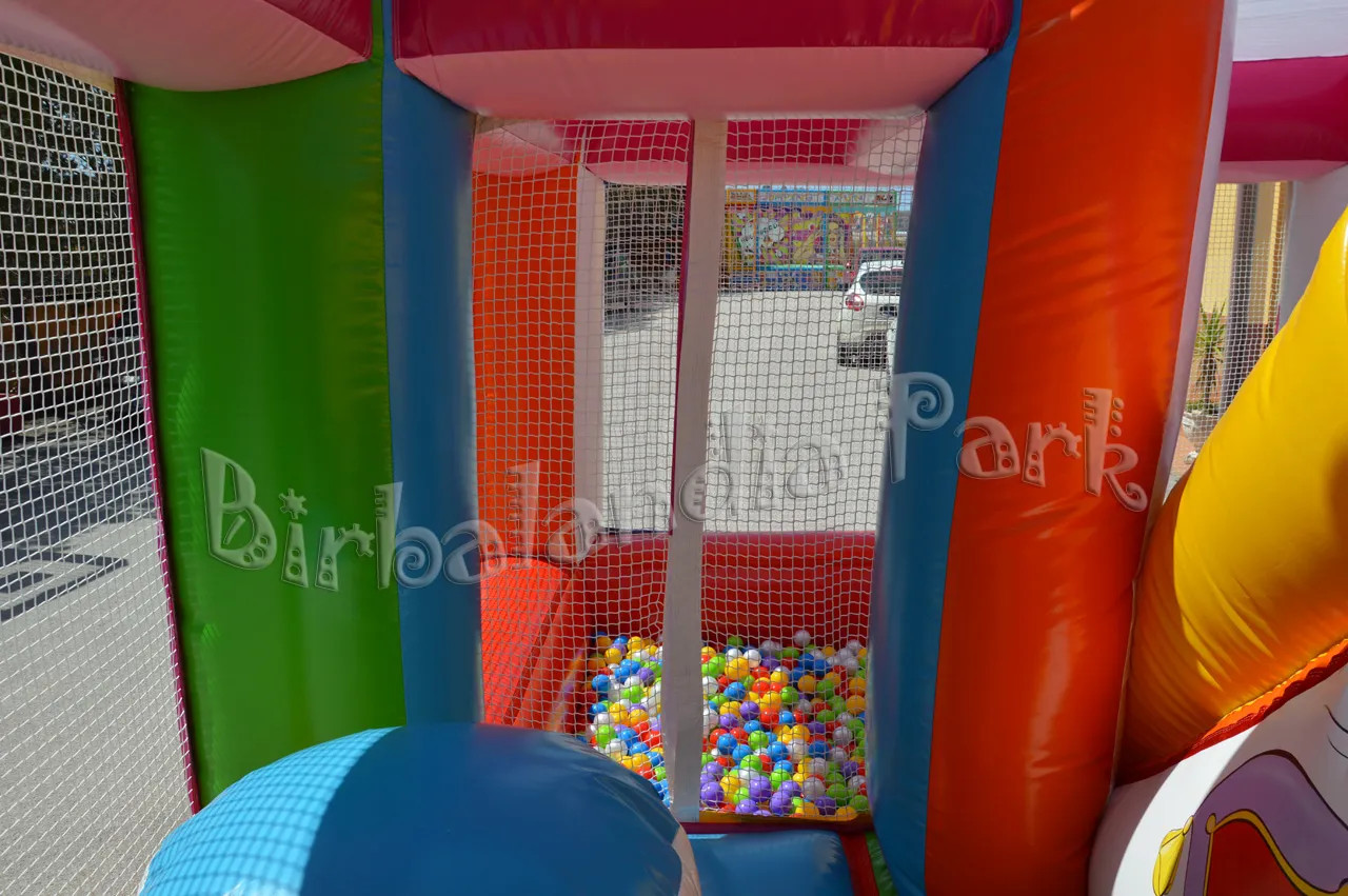 Multigioco con mega vasca palline 9