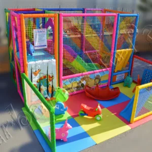 PLAYGROUND mt 4,00 x 4,00 h 2,50 CON ANNESSA AREA GIOCHI