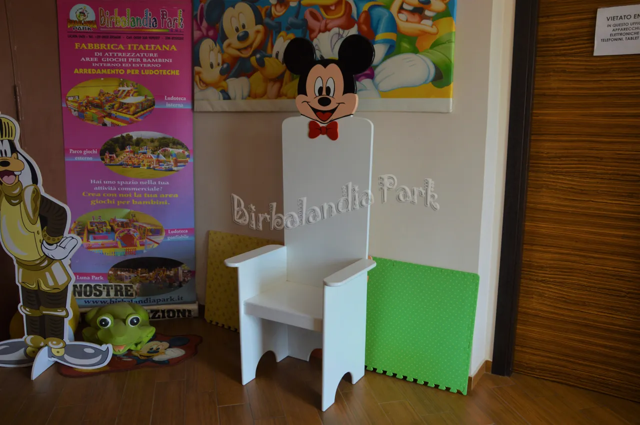 Trono White in legno Topolino 1