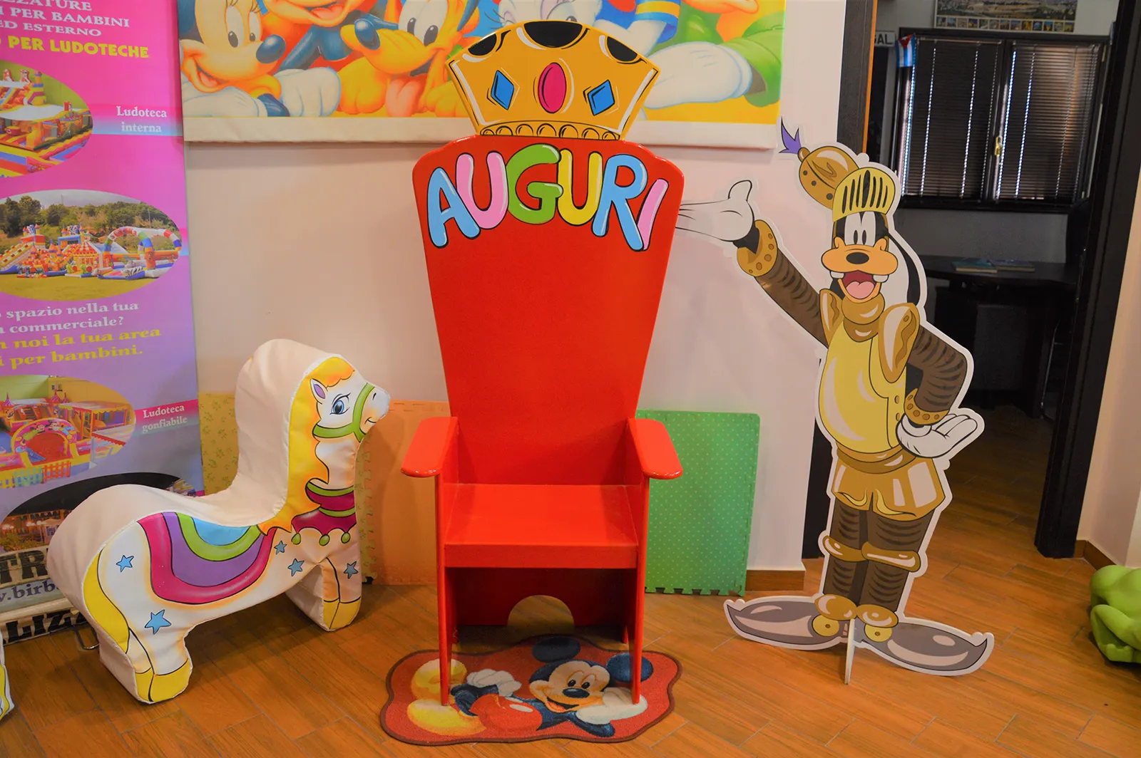 Trono scenografato Auguri