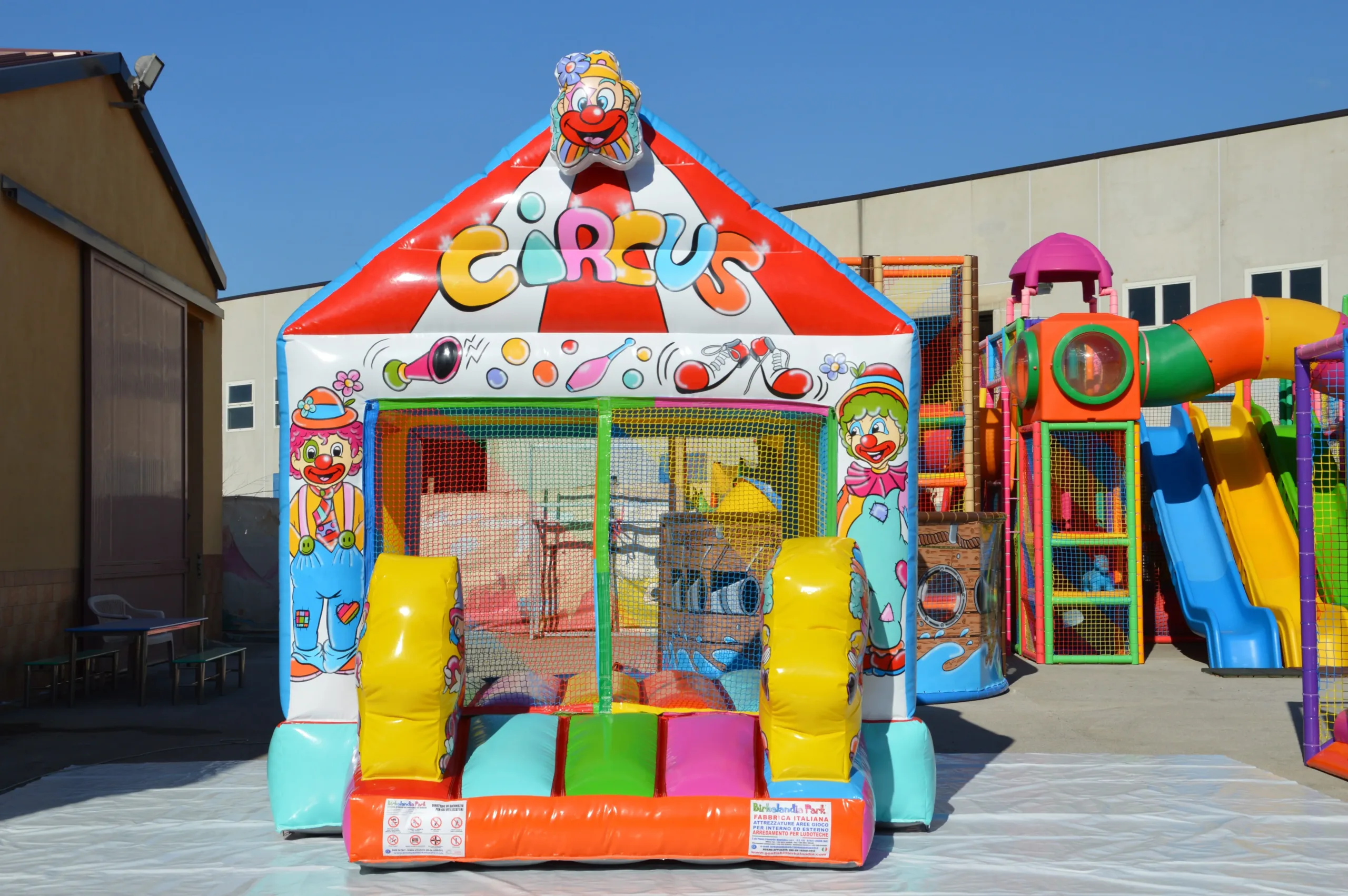 Vasca Palline Gonfiabile per Area Giochi 1