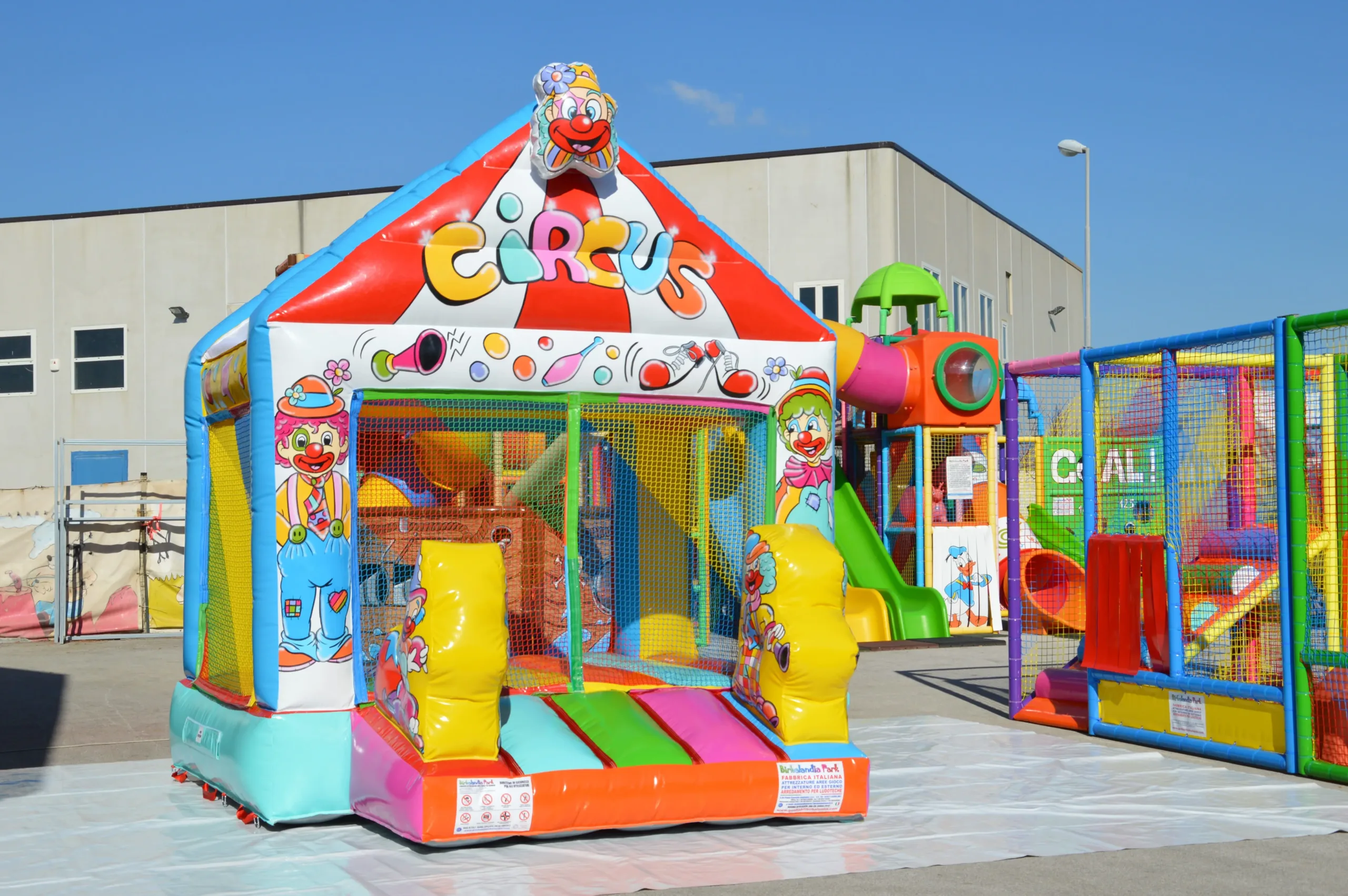 Vasca Palline Gonfiabile per Area Giochi 2