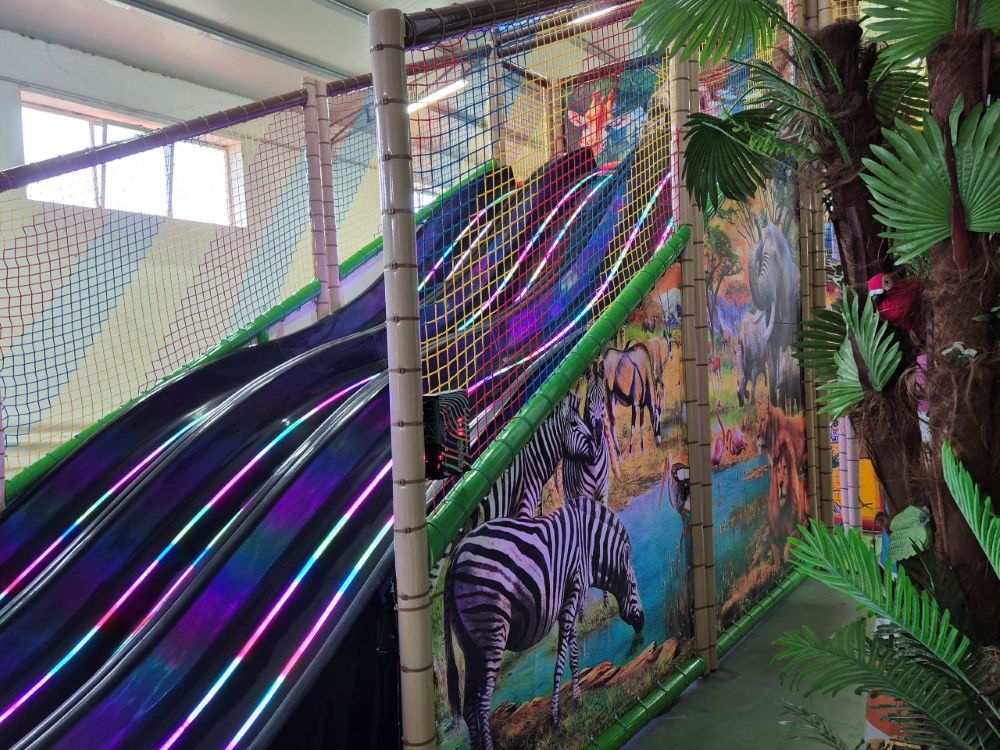 Playground scivolo con luci a led 1