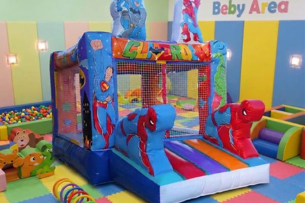 Gonfiabile-Vasca-Palline-mod.-speciale-Eroi-1