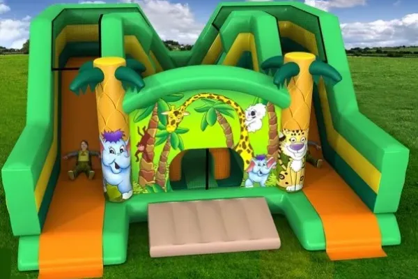Gonfiabili Scivolo The Jungle con ostacoli