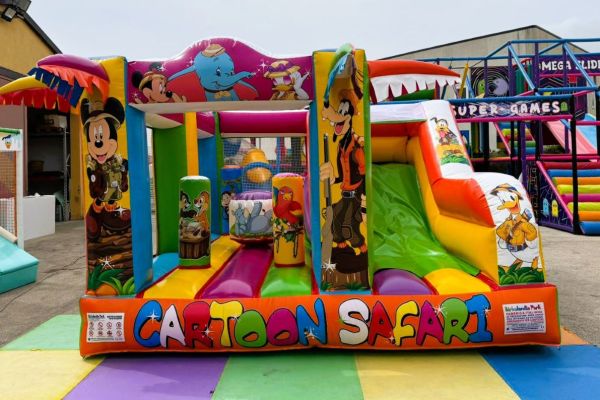 MultiplayGonfiabileperAreeKids