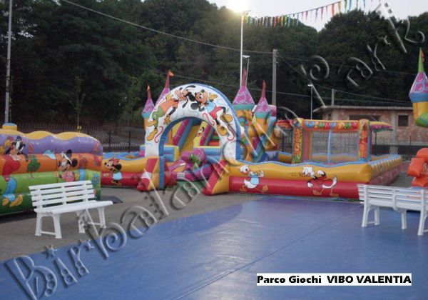 PARCHI GIOCHI ESTERNI 7
