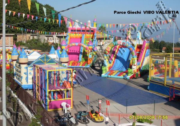 PARCHI GIOCHI ESTERNI 9