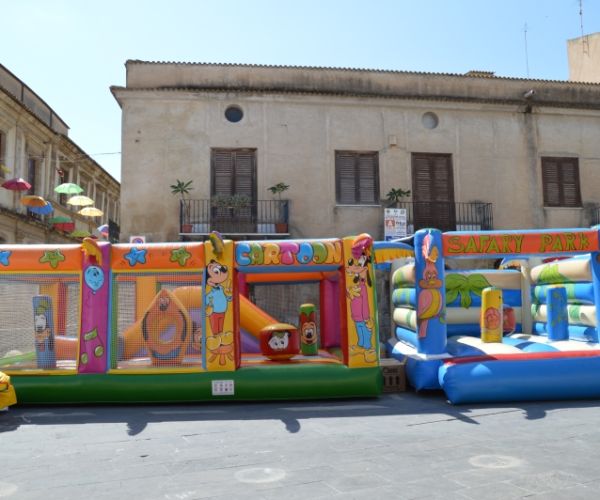 PARCO GIOCHI ALL'ESTERNO LICATA 10
