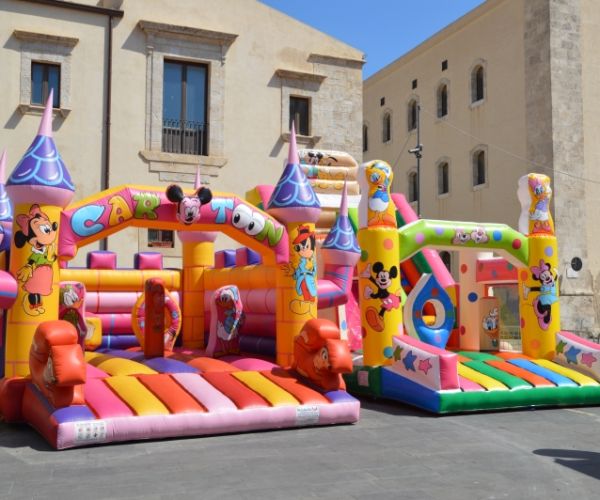 PARCO GIOCHI ALL'ESTERNO LICATA 2