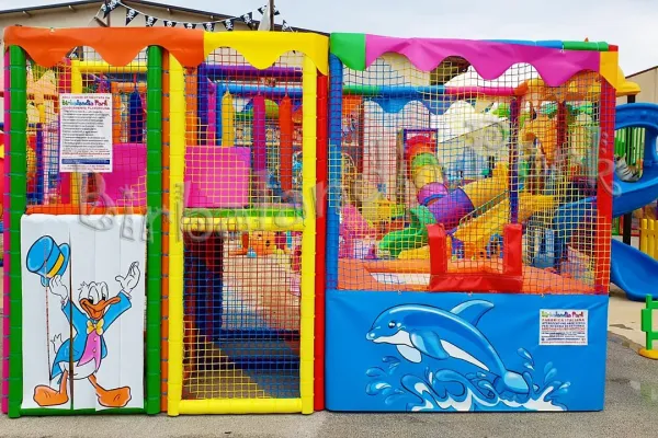 Playground 4,00 x 2,00 h 2,50 con tappeto elastico