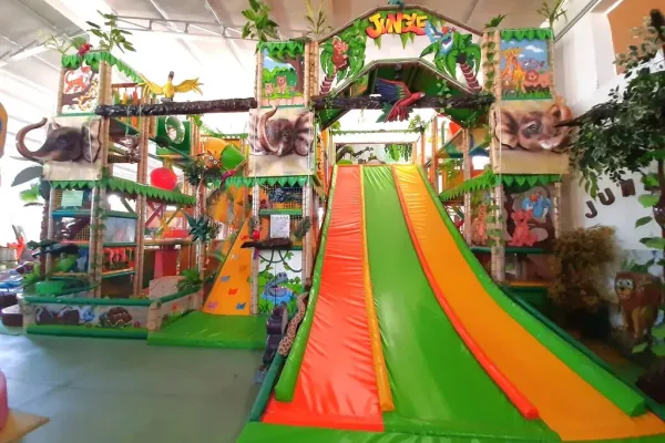 Playground con scenografie in 3D