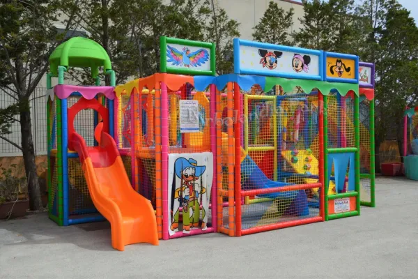 Playground da Gioco per bambini con facciata e cupole