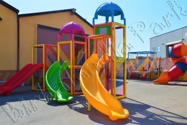 Scivoli Curvi per Playground