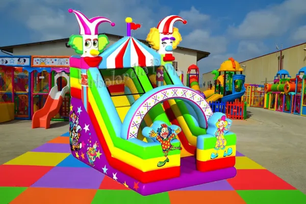 Scivolo Gonfiabile Circo in 3D
