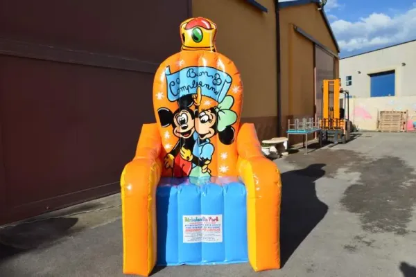 Trono Gonfiabile Buon Compleanno Love