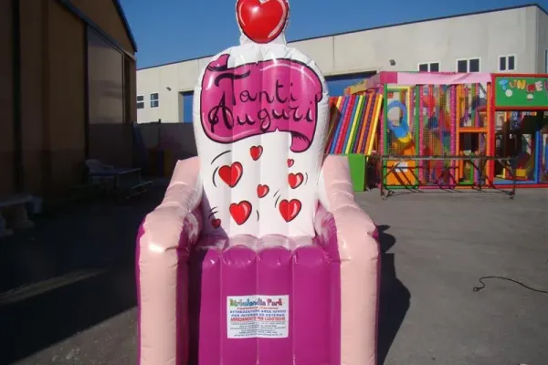 Trono Gonfiabile Cuoricini