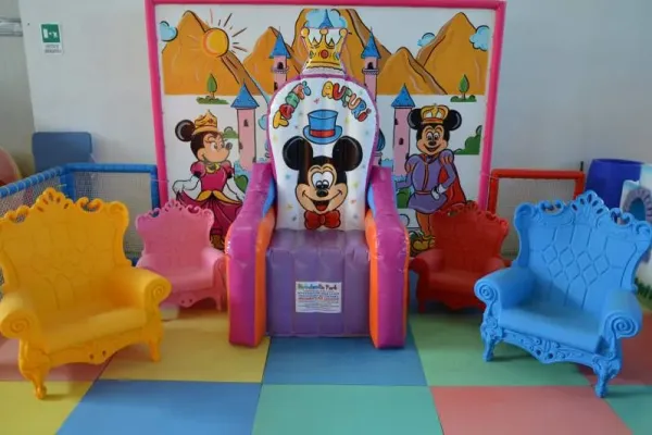 Trono Gonfiabile Magic Auguri