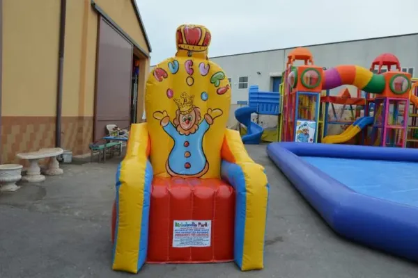 Trono Gonfiabile Personalizzato Auguri