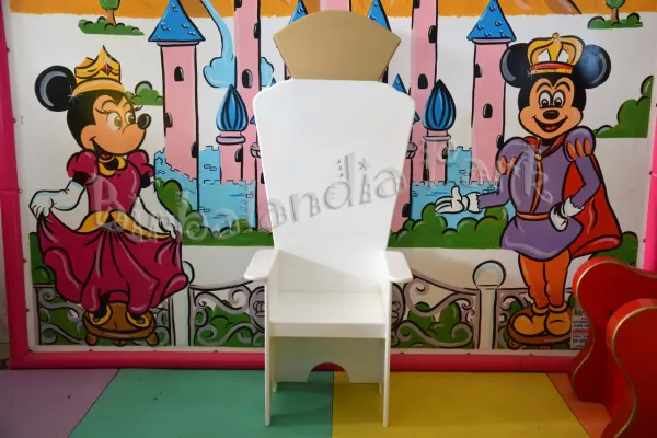Trono White